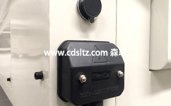 航空電源插口.jpg 航空電源插口.jpg