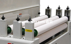 背漆機壓料輥升降.jpg 背漆機壓料輥升降.jpg
