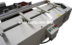 家具板UV噴涂自動定位上料臺.jpg 家具板UV噴涂自動定位上料臺.jpg
