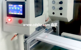 門套板PU實色面漆自動噴涂.jpg 門套板PU實色面漆自動噴涂.jpg