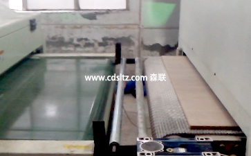 板式家具UV涂裝生產(chǎn)線UV底漆均勻砂光除塵.jpg 板式家具UV涂裝生產(chǎn)線UV底漆均勻砂光除塵.jpg