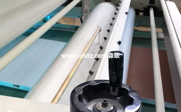 板式家具UV涂裝生產(chǎn)線滾涂實色UV底漆全固化.jpg 板式家具UV涂裝生產(chǎn)線滾涂實色UV底漆全固化.jpg
